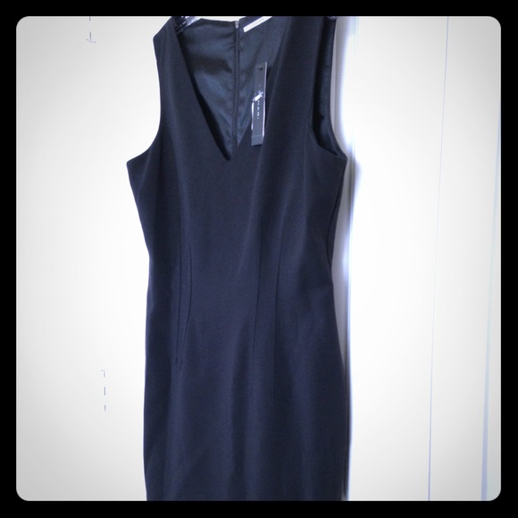 Tahari Black V-neck Sleeveless Dress Sz12 NWT - Picture 1 of 4